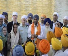 ਦਰਬਾਰ ਸਾਹਿਬ ਵਿਖੇ ਹੋਇਆ ਕੈਨੇਡਾ ਦੇ ਸਿੱਖ ਰੱਖਿਆ ਮੰਤਰੀ ਦਾ ਭਰਵਾਂ ਸਵਾਗਤ 