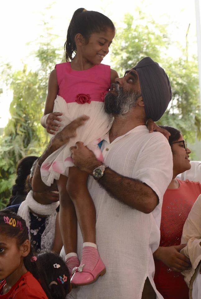 ਇੱਥੇ ਉਨਾਂ ਨੇ ਪਿੰਗਲਵਾੜਾ ਪਰਿਵਾਰ ਨਾਲ ਕਾਫੀ ਸਮਾਂ ਬਿਤਾਇਆ।