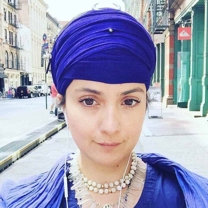 ਹਰਸੰਗਤ ਰਾਜ ਕੌਰ ਨੇ ਦਸਿਆ ਕਿ ਨਿਹੰਗ ਸਿੰਘ ਦੀ ਜ਼ਿੰਦਗੀ ਅਪਣਾਉਣ ਮਗਰੋਂ ਉਸ ਦੀ ਜ਼ਿੰਦਗੀ ਵਿਚ ਕਈ ਤਬਦੀਲੀਆਂ ਆਈਆਂ ਹਨ। ਉਹ ਪੰਜ ਸਾਲ ਦੀ ਉਮਰ ਤੋਂ ਘੋੜਸਵਾਰੀ ਕਰ ਰਹੀ ਹੈ।
