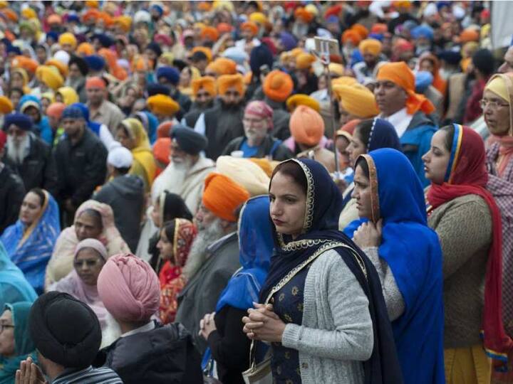  ਬ੍ਰਿਟਿਸ਼ ਕੋਲੰਬੀਆ ਦੀ ਪ੍ਰੀਮੀਅਰ ਕਰਿਸਟੀ ਕਲਾਰਕ ਨੇ ਪੰਜਾਬੀ ਪਹਿਰਾਵੇ 'ਚ ਨਗਰ ਕੀਰਤਨ ਵਿੱਚ ਸ਼ਿਰਕਤ ਕੀਤੀ। ਉਨਾਂ ਦੁਹਰਾਇਆ ਕਿ ਹਰ ਸਾਲ ਅਪ੍ਰੈਲ ਮਹੀਨਾ ਸਿੱਖ ਵਿਰਾਸਤ ਨੂੰ ਸਮਰਪਿਤ ਕਰਕੇ ਮਨਾਇਆ ਜਾਇਆ ਕਰੇਗਾ। 