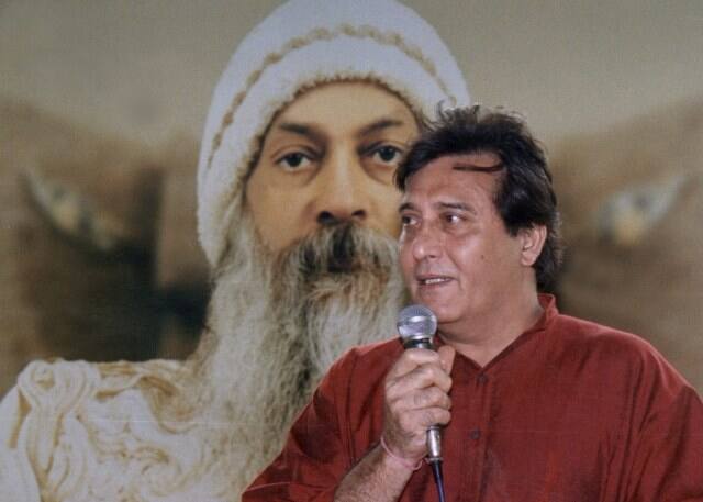 ਵਿਨੋਦ ਓਸ਼ੋ ਨੂੰ ਬਹੁਤ ਮੰਨਦੇ ਸੀ। 