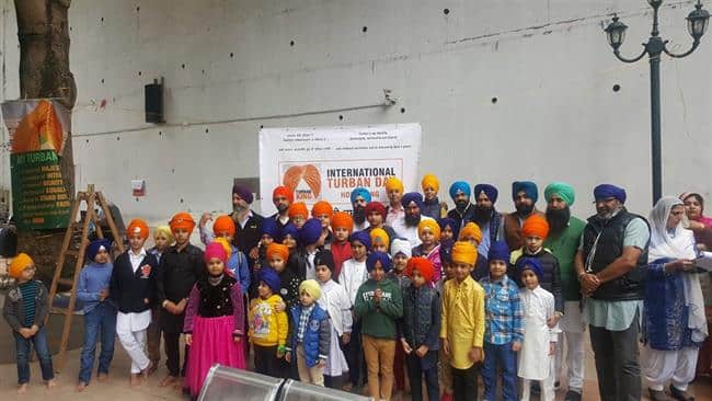 ਗੁਰੂ ਘਰ ਵਿਖੇ ਪੰਜਾਬੀ ਸਿਖਾਉਣ ਦੀਆਂ ਕਲਾਸਾਂ, ਗਤਕਾ ਕਲਾਸਾਂ, ਕੀਰਤਨ ਕਲਾਸਾਂ, ਗੁਰਬਾਣੀ ਕਲਾਸਾਂ ਦੀ ਸਹੂਲਤ ਦੇ ਨਾਲ ਲਾਇਬ੍ਰੇਰੀ, ਛੋਟੇ ਬੱਚਿਆਂ ਲਈ ਕਿੰਡਰਗਾਰਟਨ ਤੇ ਕੰਪਿਊਟਰ ਸਿਖਲਾਈ ਵੀ ਦਿੱਤੀ ਜਾਂਦੀ ਹੈ।