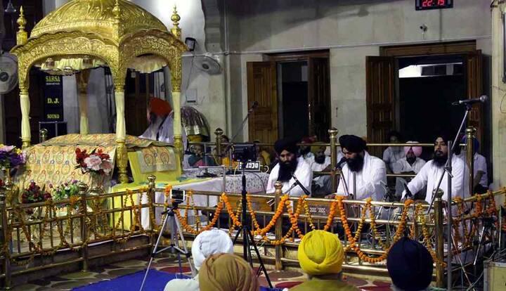 ਉਸ ਯੁੱਧ ਵਿੱਚ ਗੁਰੂ ਸਾਹਿਬ ਤੋਂ ਵਿਛੜੇ 40 ਸਿੰਘਾਂ ਨੇ ਮੁੜ ਗੁਰੂ ਸਾਹਿਬ ਨਾਲ ਮਿਲਣ ਤੋਂ ਬਾਅਦ ਜੰਗ ਵਿੱਚ ਜੂਝਦਿਆਂ ਸ਼ਹਾਦਤਾਂ ਦਿੱਤੀਆਂ ਸਨ। 40 ਸਿੰਘਾਂ ਦੀ ਸ਼ਹਾਦਤ ਤੋਂ ਬਾਅਦ ਤੇ ਗੁਰੂ ਸਾਹਿਬ ਦੇ ਵਰਦਾਨ ਨਾਲ ਇਹ ਧਰਤੀ 40 ਮੁਕਤਿਆਂ ਦੀ ਧਰਤੀ ਅਖਵਾਉਣ ਲੱਗੀ ਤੇ ਅੱਜ ਸ੍ਰੀ ਮੁਕਤਸਰ ਸਾਹਿਬ ਦੇ ਨਾਂ ਨਾਲ ਪ੍ਰਸਿੱਧ ਹੈ।