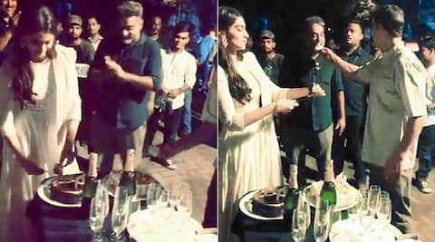 ਅਕਸ਼ੇ ਅਤੇ ਸੋਨਮ ਨੇ ਮਨਾਇਆ ਨੈਸ਼ਨਲ ਐਵਾਰਡ ਦਾ ਜਸ਼ਨ ਅਕਸ਼ੇ ਅਤੇ ਸੋਨਮ ਨੇ ਮਨਾਇਆ ਨੈਸ਼ਨਲ ਐਵਾਰਡ ਦਾ ਜਸ਼ਨ