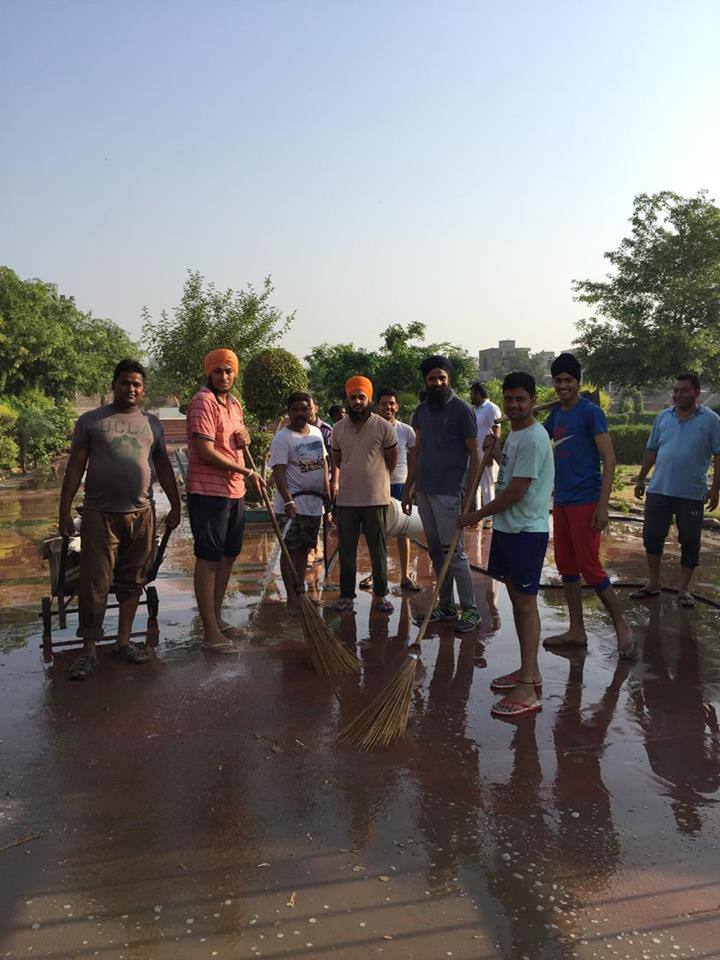 ਨੌਜਵਾਨਾਂ ਵੱਲੋਂ ਆਰੰਭੀ ਇਸ ਮੁਹਿੰਮ ਨੂੰ ਵਧੀਆ ਹੁੰਗਾਰਾ ਮਿਲਿਆ ਹੈ ਤੇ ਸ਼ਹਿਰ ਨੂੰ ਸਾਫ ਕਰਨ ਦੇ ਚਾਹਵਾਨ ਲੋਕਾਂ ਦੀ ਹਿੰਮਤ ਸਦਕਾ ਹੋ ਸਕਦਾ ਹੈ ਕਿ ਅਗਲੇ ਸਰਵੇ ਵਿੱਚ ਸ੍ਰੀ ਮੁਕਤਸਰ ਸਾਹਿਬ ਨੂੰ ਸਫਾਈ ਪੱਖੋਂ ਵਧੀਆ ਸ਼ਹਿਰਾਂ ਦਾ ਦਰਜਾ ਮਿਲ ਸਕੇ, ਜਿਸ ਨਾਲ ਮੁਕਤਸਰ ਸਾਹਿਬ ਹੀ ਨਹੀਂ ਬਲਕਿ ਪੰਜਾਬ ਸੂਬੇ ਦਾ ਵੀ ਮਾਣ ਵਧੇਗਾ।