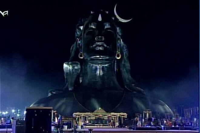 ਚੇਨਈ :ਗਿਨੀਜ਼ ਬੁੱਕ ਆਫ਼ ਵਰਲਡ ਰਿਕਾਰਡਸ ਨੇ ਈਸ਼ਾ ਯੋਗਾ ਫਾਊਂਡੇਸ਼ਨ ਸਥਿਤ 112 ਫੁੱਟ ਉੱਚੀ ਭਗਵਾਨ ਸ਼ਿਵ ਦੀ ਮੂਰਤੀ ਨੂੰ ਦੁਨੀਆ ਦੀ ਸਭ ਤੋਂ ਵੱਡੀ ਮੂਰਤੀ ਐਲਾਨਿਆ ਹੈ। ਗਿਨੀਜ਼ ਬੁੱਕ ਨੇ ਇਹ ਐਲਾਨ ਆਪਣੀ ਵੈੱਬਸਾਈਟ 'ਤੇ ਕੀਤਾ ਹੈ।