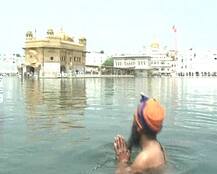 ਗਰਮੀਂ ਦੇ ਬਾਵਜੂਦ ਗੁਰੂ ਨਗਰੀ \'ਚ ਹੁੰਮ-ਹੁਮਾ ਕੇ ਪਹੁੰਚੀਆਂ ਸੰਗਤਾਂ