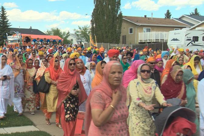 19ਵੇਂ ਸਲਾਨਾ ਨਗਰ ਕੀਰਤਨ ਮੌਕੇ ਸਿੱਖਾਂ ਦੇ ਨਾਲ ਕੈਨੇਡਾ ਵਸਦੇ ਹੋਰ ਭਾਈਚਾਰੇ ਦੇ ਲੋਕ ਵੀ ਸ਼ਾਮਿਲ ਹੋਏ। 