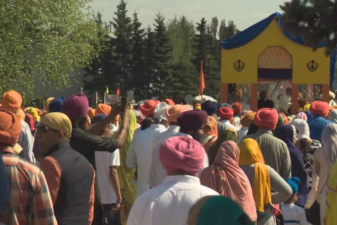  ਇਸ ਮੌਕੇ ਐਡਮੰਟਨ ਮੇਅਰ ਡਾਨ ਲਿਵਸਨ ਅਤੇ ਐਮਪੀ ਲਿੰਡਾ ਡੰਕਨ ਅਤੇ ਅਮਰਜੀਤ ਸੋਹੀ ਵੀ ਸ਼ਾਮਿਲ ਹੋਏ। 