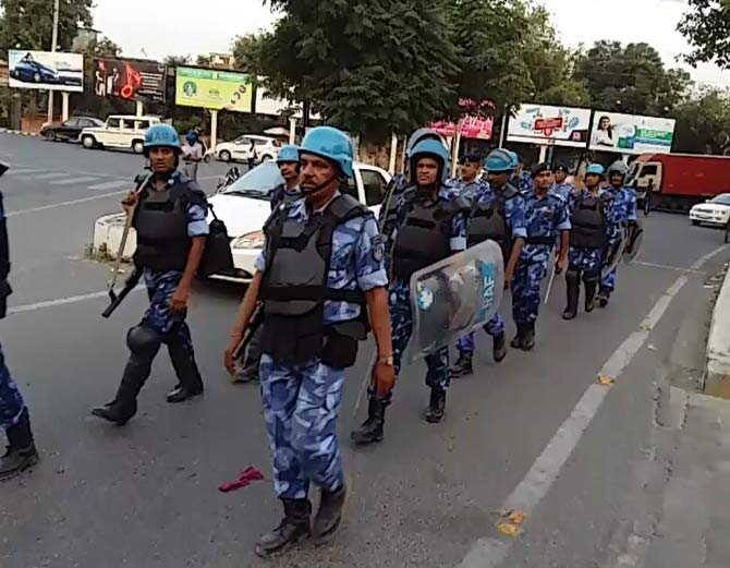 gurdaspur news ਫੌਜੀ ਵਰਦੀ ਵਾਲੇ ਸ਼ੱਕੀ ਬੰਦੇ ਪੁਲਿਸ ਨੂੰ ਪਾਈਆਂ ਭਾਜੜਾਂ