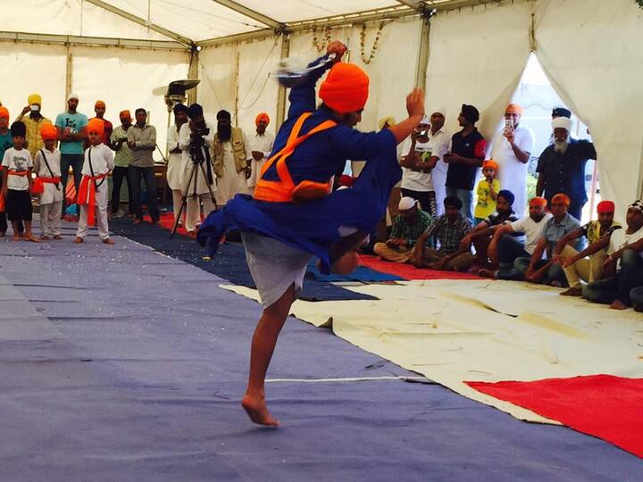 ਕੁਝ ਸਾਲ ਪਹਿਲਾਂ ਸ੍ਰੀ ਅਕਾਲ ਤਖਤ ਸਾਹਿਬ ਵੱਲੋਂ ਇਹ ਦਿਹਾੜਾ 21 ਜੁਲਾਈ ਨੂੰ ਮਨਾਉਣ ਦਾ ਐਲਾਨ ਕੀਤਾ ਗਿਆ ਸੀ ਪਰ ਪਿਛਲੇ 3 ਸਾਲਾਂ ਤੋਂ ਇਸ ਨੂੰ 21 ਜੂਨ ਨੂੰ ਤੇ ਕਈ ਥਾਵਾਂ ਤੇ 21 ਜੁਲਾਈ ਨੂੰ ਵੀ ਮਨਾਇਆ ਜਾਂਦਾ ਹੈ।