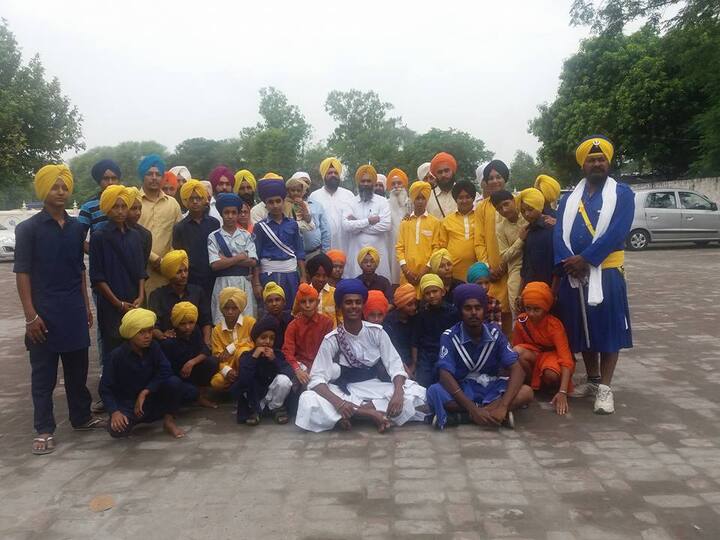 ਇੱਥੇ ਮੁਹਾਲੀ ਤੇ ਚੰਡੀਗੜ੍ਹ ਦੇ ਵੱਖ-ਵੱਖ ਗਤਕਾ ਅਖਾੜੇ ਪਹੁੰਚੇ ਹੋਏ ਸਨ। 