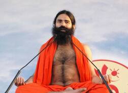 ਲੋਕਾਂ ਦਾ ਇਲਾਜ ਕਰਨ ਵਾਲੇ ਰਾਮਦੇਵ ਦੇ ਗੋਡਿਆਂ ਦਾ ਲੰਡਨ 'ਚ ਹੋਇਆ ਆਪ੍ਰੇਸ਼ਨ ?