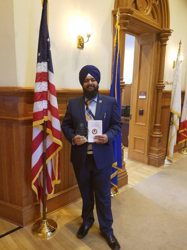 ਸਵਰਨਜੀਤ ਸਿੰਘ ਨੇ ਅਮਰੀਕਾ ਵਿੱਚ ਵੱਸਦੀ ਸਮੂਹ ਸਿੱਖ ਸੰਗਤ ਨੂੰ ਅਪੀਲ ਵੀ ਕੀਤੀ ਹੈ ਕਿ ਸਾਰੇ ਸ਼ਹਿਰਾਂ ਵਿੱਚ ਵੱਸਦੇ ਸਿੱਖ ਆਪਣੀ ਮਾਂ ਬੋਲੀ ਨੂੰ ਮਾਨਤਾ ਦਿਵਾਉਣ ਲਈ ਯਤਨ ਕਰਨ ਤੇ ਇਸ ਕਾਰਜ ਲਈ ਉਹ ਕਿਸੇ ਵੀ ਤਰ੍ਹਾਂ ਦੀ ਮਦਦ ਲਈ ਸਵਰਨਜੀਤ ਸਿੰਘ ਨਾਲ ਸੰਪਰਕ ਕਰ ਸਕਦੇ ਹਨ। ਆਊਟਸਟੈਂਡਿੰਗ ਕਮਿਊਨਿਟੀ ਐਵਾਰਡ ਹਾਸਲ ਕਰਨ ਵਾਲੇ ਸਿਮਰਨਜੀਤ ਸਿੰਘ ਨਾਰਵਿਚ ਸਿਟੀ ਪਲਾਨ ਕਮਿਸ਼ਨ ਦੇ ਮੈਂਬਰ, ਨਾਰਵਿਚ ਏਰੀਆ ਕਲਰਜੀ ਐਸੋਸੀਏਸ਼ਨ ਦੇ ਮੈਂਬਰ ਤੇ ਇੰਟਰਨੈਸ਼ਨਲ ਸਿੱਖ ਸੇਵਕ ਸੁਸਾਇਟੀ ਦੇ ਵੀ ਮੈਂਬਰ ਹਨ।