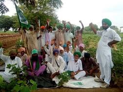 ਅਸਲ ਸੱਚ! ਖੁਦਕੁਸ਼ੀਆਂ ਦੇ ਨਾਲ ਜ਼ਮੀਨਾਂ 'ਤੇ ਕਬਜ਼ੇ ਵੀ ਜਾਰੀ