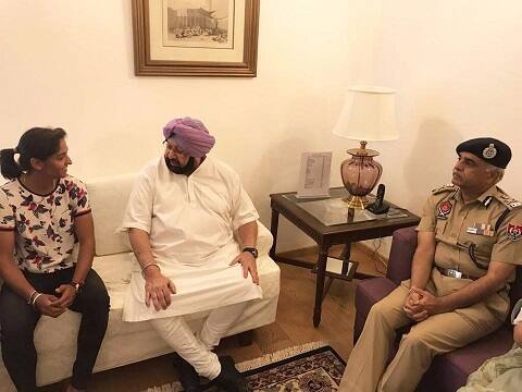 ਇਸ ਮੌਕੇ ਪੰਜਾਬ ਦੇ ਡੀਜੀਪੀ ਸੁਰੇਸ਼ ਅਰੋੜਾ ਤੇ ਹਰਮਨਜੀਤ ਕੌਰ ਦੇ ਪਿਤਾ ਵੀ ਹਾਜ਼ਰ ਸਨ।