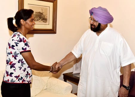 ਹਰਮਨਪ੍ਰੀਤ ਕੌਰ ਨੇ ਹਾਲ ਹੀ ‘ਚ ਖ਼ਤਮ ਹੋਏ ਮਹਿਲਾ ਵਿਸ਼ਵ ਕੱਪ ‘ਚ ਆਪਣੀ ਬੱਲੇਬਾਜ਼ੀ ਦੇ ਦਮ ‘ਤੇ ਭਾਰਤ ਨੂੰ ਫਾਈਨਲ ਵਿੱਚ ਪਹੁੰਚਾਇਆ ਸੀ। ਹਰਮਨ ਨੇ ਸੈਮੀਫਾਈਨਲ ‘ਚ 115 ਗੇਂਦਾਂ ‘ਤੇ 171 ਦੌੜਾਂ ਦੀ ਪਾਰੀ ਸਦਕਾ ਭਾਰਤ 6 ਵਾਰ ਦੀ ਚੈਂਪੀਅਨ ਆਸਟ੍ਰੇਲੀਆ ਨੂੰ ਹਰਾਉਣ ਵਿੱਚ ਸਫ਼ਲ ਰਿਹਾ ਸੀ। 