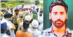 ਆੜ੍ਹਤੀ ਤੋਂ ਦੁਖੀ ਪਹਿਲਾਂ ਪਿਉ ਨੇ ਹੁਣ ਪੁੱਤਰ ਨੇ ਘਰ ਲਿਆ ਫਾਹਾ