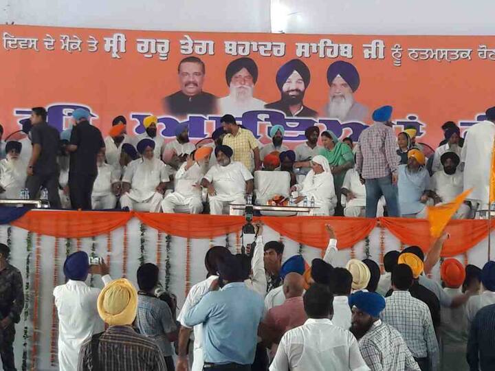 ਜਿੱਥੇ ਕਾਂਗਰਸ ਦੀ ਸਿਆਸੀ ਕਾਨਫਰੰਸ ਵਿੱਚ ਮੁੱਖ ਮੰਤਰੀ ਗੈਰ ਹਾਜ਼ਰ ਰਹੇ, ਉੱਥੇ ਹੀ ਰੈਲੀ ਵਿੱਚ ਪੁੱਜੇ ਕੈਬਨਿਟ ਮੰਤਰੀ ਨਵਜੋਤ ਸਿੱਧੂ ਨੇ ਬਿਕਰਮ ਮਜੀਠੀਆ ਖਿਲਾਫ ਖੁੱਲ੍ਹ ਕ਼ੇ ਭੜਾਸ ਕੱਢੀ।