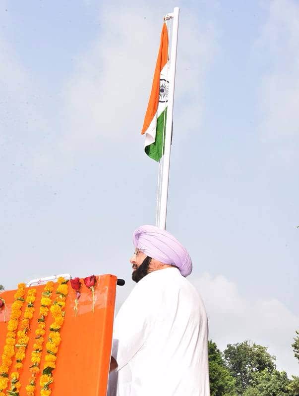 ਉਨ੍ਹਾਂ ਨੇ ਰੀਅਲ ਅਸਟੇਟ ਨੂੰ ਉਤਸ਼ਾਹਤ ਕਰਨ ਲਈ ਸ਼ਹਿਰੀ ਜਾਇਦਾਦਾਂ ਦੀ ਰਜਿਸਟਰੀ ’ਤੇ ਲਗਦੀ ਅਸਟਾਮ ਡਿਊਟੀ 9 ਤੋਂ ਘਟਾ ਕੇ 6 ਫ਼ੀਸਦੀ ਕਰਨ ਸਮੇਤ ਚੁੱਕੇ ਕਈ ਕਦਮਾਂ ਦਾ ਜ਼ਿਕਰ ਕੀਤਾ।