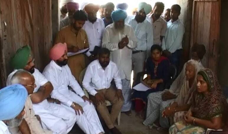 Committee On Farmer Suicide Collected Data Form Bathinda District ਕਿਸਾਨੀ ਖ਼ੁਦਕੁਸ਼ੀਆਂ 'ਤੇ ਬਣੀ ਸਦਨ ਕਮੇਟੀ ਨੇ ਕੀਤੀ ਕਿਸਾਨਾਂ ਅਤੇ ਖੇਤ ਮਜ਼ਦੂਰਾਂ ਦੇ ਪਰਿਵਾਰਾਂ ਨਾਲ ਮੁਲਾਕਾਤ