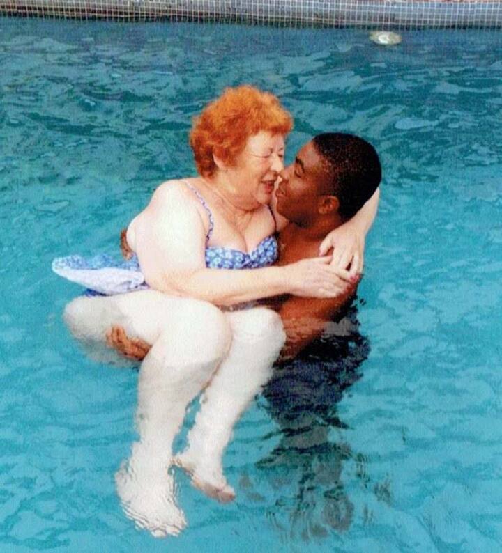 ਯੂਕੇ ਦੇ ਵੀਜ਼ਾ ਅਧਿਕਾਰੀਆਂ ਨੇ ਸੀਜੇ ਦਾ ਵੀਜ਼ਾ ਵਾਰ ਵਾਰ ਕੈਂਸਲ ਕੀਤਾ ਕਿਉਂਕਿ ਅਧਿਕਾਰੀ ਦੋਵਾਂ ਦੀ ਆਰਥਿਕ ਹਾਲਤ ਤੋਂ ਸੰਤੁਸ਼ਟ ਨਹੀਂ ਸੀ।