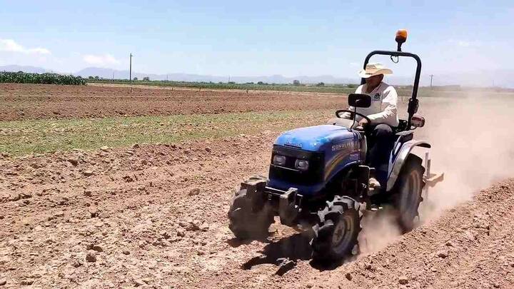 ਆਈਟੀਐੱਲ ਦੇ ਕਾਰਜਕਾਰੀ ਡਾਇਰੈਕਟਰ ਸੋਨਾਲੀਕਾ ਰਮਨ ਮਿੱਤਲ ਨੇ ਦੱਸਿਆ ਕਿ ਕੰਪਨੀ ਵੱਲੋਂ ਕਿਸਾਨਾਂ ਦੀਆਂ ਜ਼ਰੂਰਤਾਂ ਨੂੰ ਧਿਆਨ ਵਿੱਚ ਰੱਖ ਕੇ ਅਜਿਹੇ ਟਰੈਕਟਰ ਬਣਾਉਣ ਦੀ ਕੋਸ਼ਿਸ਼ ਕੀਤੀ ਜਾਂਦੀ ਹੈ, ਜਿਨ੍ਹਾਂ ਨਾਲ ਕਿਸਾਨਾਂ ਦੀ ਆਮਦਨੀ ਤੇ ਕੰਪਨੀ ਦੀ ਵਿਕਰੀ, ਦੋਨਾਂ ਵਿੱਚ ਵਾਧਾ ਕੀਤਾ ਜਾ ਸਕੇ।