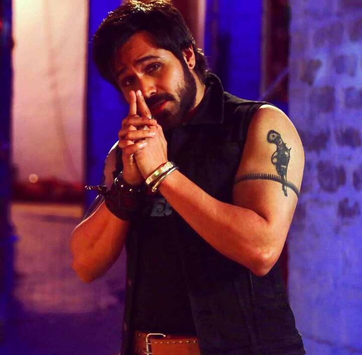 ਇਸ ਫ਼ਿਲਮ ਨੂੰ ਬਾਲੀਵੁੱਡ ਦਾ ਮੰਨੇ-ਪ੍ਰਮੰਨੇ ਫ਼ਿਲਮਕਾਰ ਮਿਲਨ ਲੁਥਰੀਆ ਨੇ ਨਿਰਦੇਸ਼ਨ ਕੀਤਾ ਹੈ।