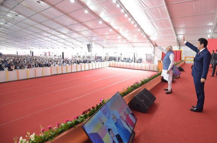 2023 ਤਕ ਬੁਲੇਟ ਟ੍ਰੇਨ ਦੌੜਨ ਲੱਗੇਗੀ। ਇਸ ਰੇਲ ਨੂੰ ਬਣਾਉਣ ਵਿੱਚ ਤਕਰੀਬਨ 5 ਸਾਲ ਦਾ ਸਮਾਂ ਤੇ ਇੱਕ ਲੱਖ 10 ਹਜ਼ਾਰ ਕਰੋੜ ਰੁਪਏ ਖਰਚ ਹੋਣਗੇ। 