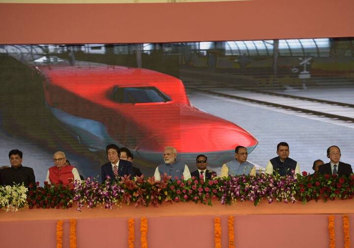 ਬੁਲੇਟ ਟ੍ਰੇਨ ਵਿੱਚ 10 ਡੱਬੇ ਹੋਣਗੇ, ਜਿਸ ਵਿੱਚ 750 ਲੋਕਾਂ ਦੇ ਸਫਰ ਕਰਨ ਦੀ ਥਾਂ ਹੋਵੇਗੀ। ਹਰ ਰੋਜ਼ ਇਸ ਰੂਟ 'ਤੇ 35 ਟ੍ਰੇਨਾਂ ਚਲਾਏ ਜਾਣ ਦੀ ਤਜਵੀਜ਼ ਹੈ ਇਸ ਤਰ੍ਹਾਂ ਰੋਜ਼ਾਨਾ ਤਕਰੀਬਨ 36 ਹਜ਼ਾਰ ਲੋਕ ਸਫਰ ਕਰ ਸਕਦੇ ਹਨ। 2053 ਤਕ ਇਸ ਦੀ ਸਮਰੱਥਾ 1 ਲੱਖ 86 ਹਜ਼ਾਰ ਲੋਕਾਂ ਦੇ ਸਫਰ ਦੀ ਹੋ ਜਾਵੇਗੀ। ਇਸ ਸਫਰ ਦਾ ਕਿਰਾਇਆ 2700 ਰੁਪਏ ਤੋਂ ਲੈ ਕੇ 3 ਹਜ਼ਾਰ ਰੁਪਏ ਤਕ ਹੋ ਸਕਦਾ ਹੈ। 