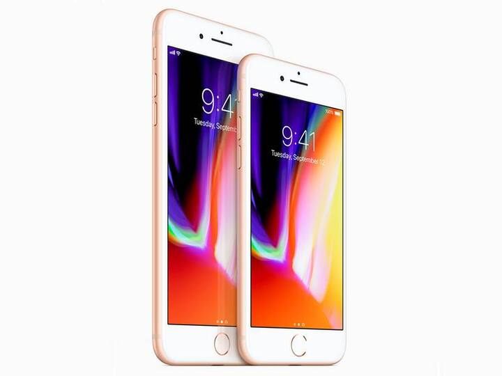 ਆਈਫੋਨ 8 ਪਲੱਸ 'ਚ ਕੰਪਨੀ ਨੇ ਬੈਟਰੀ ਆਕਾਰ ਨੂੰ ਨਹੀਂ ਵਧਾਇਆ ਪਰ ਇਸ 'ਚ ਵਾਇਰਲੈੱਸ ਚਾਰਜਿੰਗ ਸਮਰੱਥਾ ਲਈ ਵਾਇਰਲੈੱਸ ਚਾਰਜਿੰਗ ਫ਼ੀਚਰ ਦਿੱਤਾ ਗਿਆ ਹੈ। ਜਿਸ ਨੂੰ ਕੰਪਨੀ ਨੇ AirPower ਨਾਂ ਦਿੱਤਾ ਹੈ ਅਤੇ ਇਸ 'ਚ ਇਕੱਠੇ 3 ਡਿਵਾਈਸਿਜ਼ ਨੂੰ ਚਾਰਜ ਕੀਤੇ ਜਾ ਸਕਦੇ ਹਨ। ਜਿਸ 'ਚ Apple Watch ਅਤੇ AirPods ਸ਼ਾਮਿਲ ਹੈ।