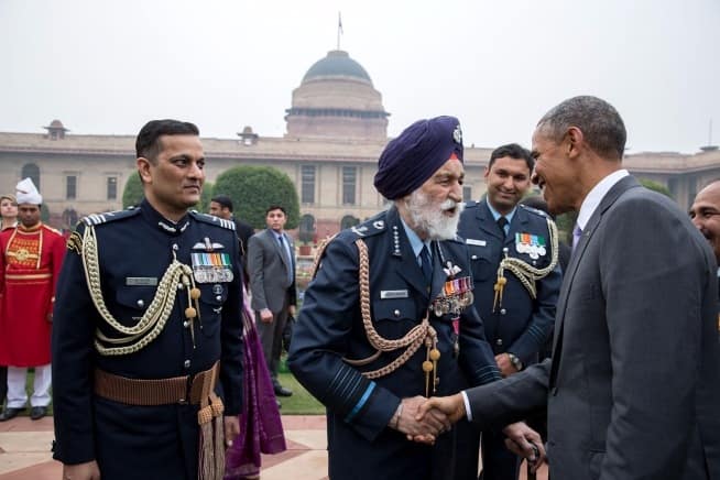 ਜਨਵਰੀ 2015 ਵਿੱਚ ਜਦੋਂ ਅਮਰੀਕਾ ਦੇ ਤਤਕਾਲੀ ਰਾਸ਼ਟਰਪਤੀ ਬਰਾਕ ਓਬਾਮਾ ਨੂੰ ਵੀ ਮਿਲੇ ਸਨ। ਉਹ ਵੀ ਉਨ੍ਹਾਂ ਦੀਆਂ ਪ੍ਰਾਪਤੀਆਂ ਵੇਖ ਖੁਸ਼ ਹੋਏ ਸਨ। ਅਰਜਨ ਸਿੰਘ ਸਵਿੱਟਜ਼ਰਲੈਂਡ, ਕੇਨੀਆ ਤੇ ਵੈਟਿਕਨ ਵਿੱਚ ਭਾਰਤ ਦੇ ਰਾਜਦੂਤ ਵੀ ਰਹਿ ਚੁੱਕੇ ਸਨ। ਉਹ 1975 ਤੋਂ 1981 ਦੌਰਾਨ ਕੌਮੀ ਘੱਟ ਗਿਣਤੀ ਕਮਿਸ਼ਨ ਦੇ ਮੈਂਬਰ ਵੀ ਰਹੇ ਸਨ ਤੇ ਦਸੰਬਰ 1989 ਤੋਂ ਦਸੰਬਰ 1990 ਤਕ ਦਿੱਲੀ ਦੇ ਲੈਫਟੀਨੈਂਟ ਗਵਰਨਰ ਵੀ ਰਹੇ ਸਨ। 15 ਅਗਸਤ 1947 ਨੂੰ ਦੇਸ਼ ਦੇ ਪਹਿਲੇ ਆਜ਼ਾਦੀ ਦਿਵਸ ਮੌਕੇ ਅਰਜਨ ਸਿੰਘ ਦੀ ਅਗਵਾਈ ਵਿੱਚ ਭਾਰਤੀ ਹਵਾਈ ਫੌਜ ਨੇ ਲਾਲ ਕਿਲ੍ਹੇ 'ਤੇ ਸਲਾਮੀ ਦਿੱਤੀ ਸੀ।