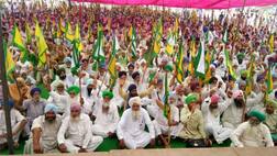 ਪੁਲਿਸ ਦੇ ਪਹਿਰੇ ਹੇਠ ਕਿਸਾਨਾਂ ਦੀ ਗਰਜ਼, ਸਖਤੀ ਦੇ ਬਾਵਜੂਦ ਵਿਸ਼ਾਲ ਇਕੱਠ