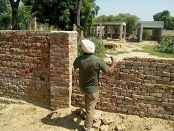 ਇਹ ਕੈਸੀ ਸਿੱਖੀ!! ਗੁਰਾਂ ਦੀ ਚਰਨ ਛੋਹ ਪ੍ਰਾਪਤ ਧਰਤੀ 'ਤੇ ਮੁਰਦਿਆਂ ਨਾਲ ਵਿਤਕਰਾ..