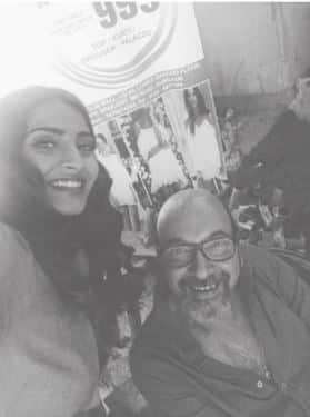ਬੱਚੇ ਤੋਂ ਬਾਅਦ ਕਰੀਨਾ ਕਪੂਰ ਦੀ ਪਹਿਲੀ ਫ਼ਿਲਮ ਵੀਰੇ ਦੀ ਵੈਡਿੰਗ ਵਿੱਚ ਸੋਨਮ ਕਪੂਰ, ਸਵਰਾ ਭਾਸਕਰ ਅਤੇ ਸਿਖਾ ਤਲਸਾਨੀਆ ਕਾਫੀ ਅਹਿਮ ਕਿਰਦਾਰ ਨਿਭਾਉਣ ਵਾਲੇ ਹਨ। 