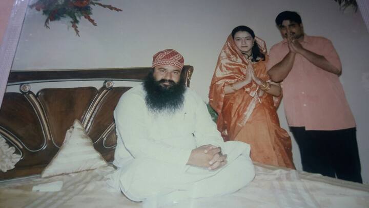 ਹਨੀਪ੍ਰੀਤ ਦੇ ਸਾਬਕਾ ਪਤੀ ਨੇ ਦੱਸਿਆ ਕਿ ਜਿਸ ਦਿਨ ਉਸ ਦਾ ਵਿਆਹ ਹੋਇਆ ਸੀ, ਉਦੋਂ ਵੀ ਹਨੀਪ੍ਰੀਤ ਉਸ ਨਾਲ ਨਹੀਂ ਸੀ ਆਈ ਤੇ ਡੇਰਾ ਮੁਖੀ ਨਾਲ ਗੁਫਾ ਵਿੱਚ ਹੀ ਠਹਿਰੀ ਸੀ।