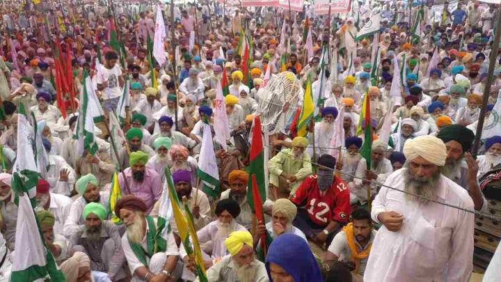ਉਨ੍ਹਾਂ ਕਿਹਾ ਕਿ ਕਿਸਾਨਾਂ-ਖੇਤ ਮਜ਼ਦੂਰਾਂ ਦਾ ਕਰਜ਼ਾ ਖਤਮ ਕਰਨ, ਖੁਦਕੁਸ਼ੀ ਪੀੜਤਾਂ ਨੂੰ ਚੋਣ ਵਾਅਦੇ ਮੁਤਾਬਕ 10 ਲੱਖ ਰੁਪਏ ਮੁਆਵਜ਼ਾ ਦੇਣ, ਜ਼ਮੀਨੀ ਸੁਧਾਰ ਕਾਨੂੰਨ ਲਾਗੂ ਕਰਨ, ਕਰਜ਼ਾ ਦੇਣ ਸਮੇਂ ਬੈਂਕਾਂ ਆੜ੍ਹਤੀਆਂ ਤੇ ਸੂਦਖੋਰਾਂ ਵੱਲੋਂ ਗੈਰ ਕਾਨੂੰਨੀ ਤੌਰ ‘ਤੇ ਲਏ ਦਸਖ਼ਤਾਂ ਵਾਲੇ ਹੋਏ ਖਾਲੀ ਚੈੱਕ ਤੇ ਖਾਲੀ ਪ੍ਰਨੋਟ ਵਾਪਸ ਕਰਵਾਵੇ ਤੇ ਅੱਗੇ ਤੋਂ ਇਹ ਸਿਲਸਲਾ ਬੰਦ ਕੀਤਾ ਜਾਵੇ।