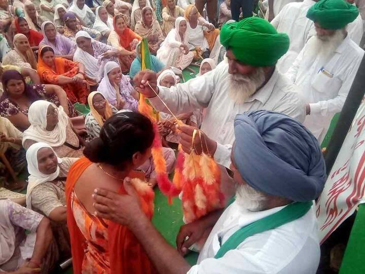16 ਸਤੰਬਰ ਤੋਂ ਘਰਾਂ 'ਚੋਂ ਛਾਪੇਮਾਰੀ ਕਰ ਕੇ ਗ੍ਰਿਫ਼ਤਾਰ ਕੀਤੇ ਗਏ ਲਗਭਗ 200 ਕਿਸਾਨਾਂ ਨੂੰ 7 ਕਿਸਾਨ ਜਥੇਬੰਦੀਆਂ ਵੱਲੋਂ ਸਨਮਾਨਿਤ ਕੀਤਾ ਗਿਆ।