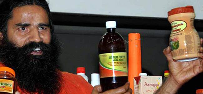 ਹਾਲ ਵਿੱਚ ਹੋਏ ਸਰਵੇ ਵਿੱਚ ਪਤੰਜਲੀ ਆਯੁਰਵੇਦ ਲਿਮਟਿਡ ਦੇ ਸੀਈਓ ਤੇ ਬਾਬਾ ਰਾਮਦੇਵ ਦੇ ਸਹਿਯੋਗੀ ਬਾਲਕ੍ਰਿਸ਼ਨ ਨੂੰ ਦੇਸ਼ ਦਾ 8ਵਾਂ ਅਮੀਰ ਵਿਅਕਤੀ ਦੱਸਿਆ ਗਿਆ ਹੈ। ਪਤੰਜਲੀ ਕੰਪਨੀ ਆਪਣੇ ਵਿਸਥਾਰ ਲਈ ਕਈ ਨਵੇਂ ਖੇਤਰਾਂ ਵਿੱਚ ਪੈਰ ਜਮਾਉਣ ਦੀ ਕੋਸ਼ਿਸ਼ ਕਰ ਰਹੀ ਹੈ ਜਿਸ ਦੀ ਸ਼ੁਰੂਆਤ ਉਹ ਕੱਪੜੇ ਦੇ ਕਾਰੋਬਾਰ ਤੋਂ ਕਰੇਗੀ। 