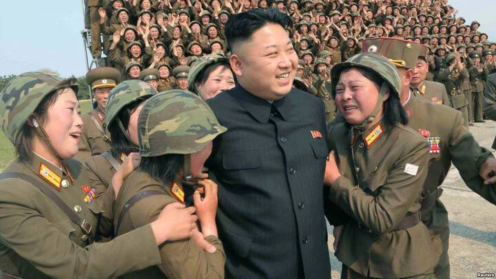 ਰੋਡੋਂਗ ਸਿਨਮੁਨ ਅਖ਼ਬਾਰ 'ਚ ਪ੍ਰਕਾਸ਼ਿਤ ਖ਼ਬਰ ਮੁਤਾਬਕ ਜਿਨ੍ਹਾਂ 47 ਲੱਖ ਲੋਕਾਂ ਨੇ ਫ਼ੌਜ 'ਚ ਸ਼ਾਮਲ ਹੋਣ ਦਾ ਪ੍ਰਾਰਥਨਾ ਪੱਤਰ ਦਿੱਤਾ ਹੈ ਉਨ੍ਹਾਂ 'ਚ ਵੱਡੀ ਗਿਣਤੀ ਵਿਦਿਆਰਥੀਆਂ ਤੇ ਕਾਮਿਆਂ ਦੀ ਹੈ। ਇਨ੍ਹਾਂ 'ਚੋਂ 12 ਲੱਖ ਤੋਂ ਜ਼ਿਆਦਾ ਔਰਤਾਂ ਹਨ। 