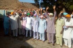 ਪਰਾਲੀ ਨੂੰ ਅੱਗ ਲਾਉਣ ਲਈ ਕਿਸਾਨਾਂ ਨੇ ਹੱਥ ਖੜ੍ਹੇ ਕਰਕੇ ਮਤਾ ਕੀਤਾ ਪਾਸ