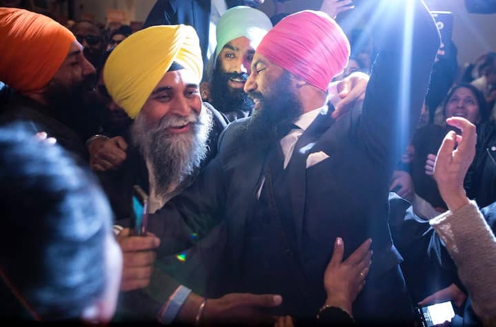 ਜਦੋਂ ਭਾਰਤ ਵਿੱਚ ਯੂ ਪੀ ਏ ਸਰਕਾਰ ਸੀ, ਉਸ ਸਮੇਂ ਭਾਰਤ ਦੇ ਵਪਾਰ ਮੰਤਰੀ ਕਮਲਨਾਥ ਜਦੋਂ ਕੈਨੇਡਾ ਦੇ ਦੌਰੇ ਉੱਤੇ ਗਏ ਸਨ ਤਾਂ ਉਨ੍ਹਾਂ ਦਾ ਵਿਰੋਧ ਕਰ ਰਹੇ ਗਰੁੱਪ ਨਾਲ ਜਗਮੀਤ ਸਿੰਘ ਦਾ ਨਾਂਅ ਜੋੜ ਕੇ ਵੇਖਿਆ ਜਾਂਦਾ ਹੈ।