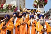 ਗੁਰਪੁਰਬ ਮੌਕੇ ਫੁੱਲਾਂ ਨਾਲ ਮਹਿਕਿਆ ਹਰਿਮੰਦਰ ਸਾਹਿਬ, ਵੇਖੋ ਤਸਵੀਰਾਂ