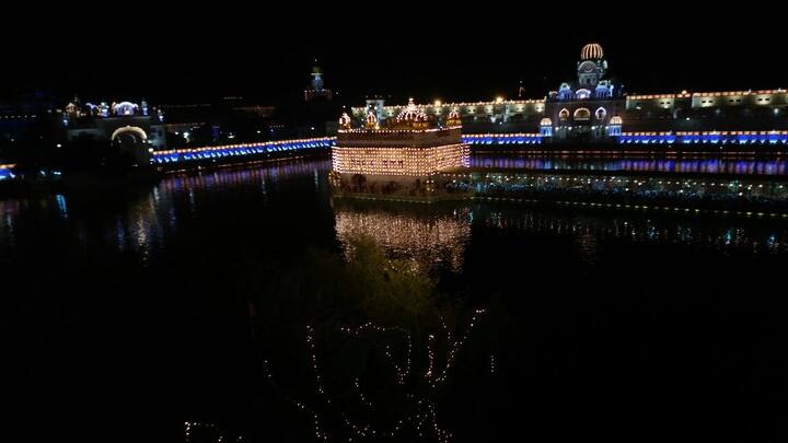 ਸੱਚਖੰਡ ਪਿਆਨੇ ਤੋਂ ਪਹਿਲਾ ਗੁਰੂ ਅਮਰਦਾਸ ਜੀ ਨੇ ਭਾਈ ਜੇਠਾ ਨੂੰ ਅਗਲੀ ਗੁਰੂ ਜੋਤ ਦਾ ਵਾਰਸ ਚੁਣ ਕੇ ਚੌਥੇ ਗੁਰੂ ਰਾਮਦਾਸ ਥਾਪ ਦਿੱਤਾ। 1574 ਵਿੱਚ ਵੱਡੀ ਸੇਵਾ ਸਾੰਭਣ ਤੋਂ ਬਾਅਦ ਗੁਰੂ ਸਾਹਿਬ ਨੇ ਅੰਮ੍ਰਿਤਸਰ ਸ਼ਹਿਰ ਵਸਾਉਣ ਦਾ ਮਹਾਨ ਕਾਰਜ ਕੀਤਾ। ਗੁਰੂ ਸਾਹਿਬ ਵੱਲੋਂ ਉਸ ਵੇਲੇ ਵਸਾਏ ਨਗਰ ਦਾ ਨਾਂ ਗੁਰੂ ਕਾ ਚੱਕ ਸੀ ਜਿਸਨੂੰ ਬਾਅਦ ਵਿੱਚ ਚੱਕ ਰਾਮਦਾਸਪੁਰ ਤੇ ਫਿਰ ਅੰਮ੍ਰਿਤਸਰ ਕਿਹਾ ਜਾਣ ਲੱਗਿਆ।