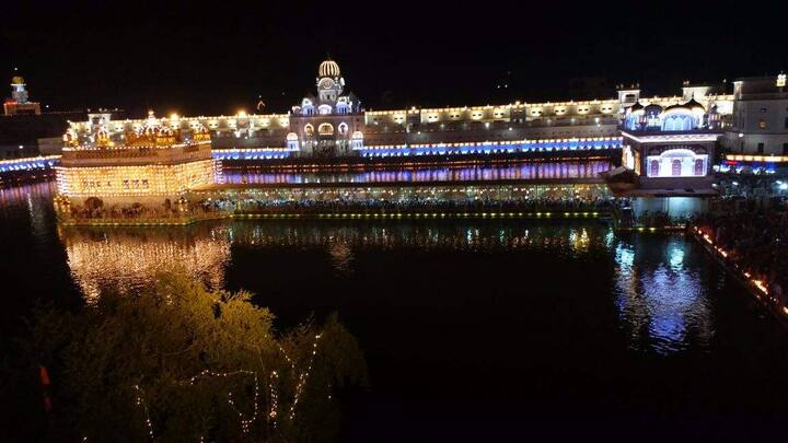ਗੁਰੂ ਰਾਮਦਾਸ ਜੀ ਦੇ ਸਮੇਂ ਇਸ ਨਗਰ ਵਿੱਚ ਸਰੋਵਰ ਦੀ ਖੁਦਾਈ ਵੀ ਸ਼ੁਰੂ ਹੋ ਚੁੱਕੀ ਸੀ ਜਿਸ ਨੂੰ ਪੰਜਵੇਂ ਪਾਤਸ਼ਾਹ ਗੁਰੂ ਅਰਜਨ ਸਾਹਿਬ ਨੇ ਮੁਕੰਮਲ ਕਰਵਾ ਕੇ ਅੰਦਰ ਸੱਚਖੰਡ ਸ੍ਰੀ ਹਰਿਮੰਦਰ ਸਾਹਿਬ ਦੀ ਉਸਾਰੀ ਕਰਵਾਈ ਸੀ।
