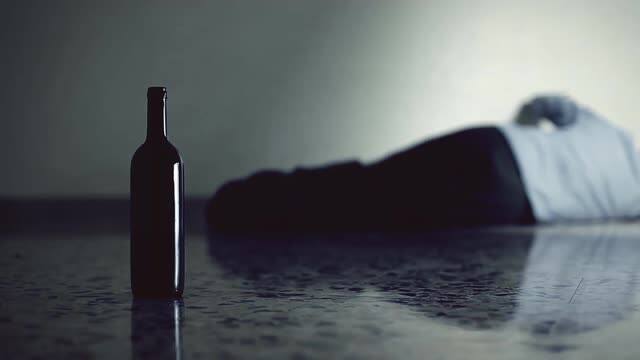 ਅਧਿਐਨ 'ਚ ਇਹ ਵੀ ਪਤਾ ਲੱਗਿਆ ਹੈ ਕਿ ਮੀਡੀਆ ਤੇ ਪਬਲਿਕ ਰਿਲੇਸ਼ਨ (22 ਫ਼ੀਸਦੀ), ਬੀਪੀਓ (17 ਫ਼ੀਸਦੀ), ਟ੍ਰੈਵਲ ਤੇ ਟੂਰਿਜ਼ਮ (9 ਫ਼ੀਸਦੀ) ਤੇ ਐਡਵਰਟਾਇੰਜਿੰਗ ਤੇ ਇਵੈਂਟ ਮੈਨੇਜਮੈਂਟ (8 ਫ਼ੀਸਦੀ) ਦੀ ਤੁਲਨਾ 'ਚ ਸੇਲਜ਼ ਤੇ ਮਾਰਕਿੰਟਿੰਗ ਖੇਤਰ ਨਾਲ ਜੁੜੇ ਕੰਮਕਾਜੀ ਪ੍ਰੋਫੈਸ਼ਨਲ (24 ਫ਼ੀਸਦੀ) ਵਧੇਰੇ ਤਣਾਅਗ੍ਰਸਤ ਰਹਿੰਦੇ ਹਨ। 