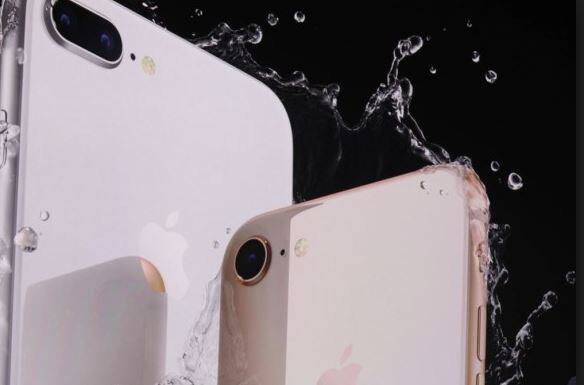 ਆਈਫੋਨ 8 ਪਲੱਸ ਨੂੰ ਇਸ ਸੇਲ 'ਚ 64,000 ਰੁਪਏ ਤੇ 256 ਜੀਬੀ ਮਾਡਲ ਨੂੰ 77,000 ਰੁਪਏ 'ਚ ਖਰੀਦਿਆ ਜਾ ਸਕਦਾ ਹੈ। ਉੱਥੇ ਬਾਜ਼ਾਰ 'ਚ ਇਸ ਦੀ ਕੀਮਤ 73,000 ਤੇ 86,000 ਰੁਪਏ ਹੈ। 