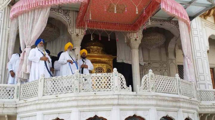 ਉਂਝ ਜੌਹਰ ਸਿੰਘ ਸਿੰਘ ਨੇ ਪਹਿਲਾਂ ਹੀ ਕਹਿ ਦਿੱਤਾ ਸੀ ਕਿ ਉਹ ਸਰਬੱਤ ਖਾਲਸਾ ਵੱਲੋਂ ਥਾਪੇ ਜਥੇਦਾਰਾਂ ਨੂੰ ਹੀ ਮੰਨਦਾ ਹੈ, ਇਸ ਲਈ ਉਹ ਗਿਆਨੀ ਗੁਰਬਚਨ ਸਿੰਘ ਸਾਹਮਣੇ ਪੇਸ਼ ਨਹੀਂ ਹੋਏਗਾ।