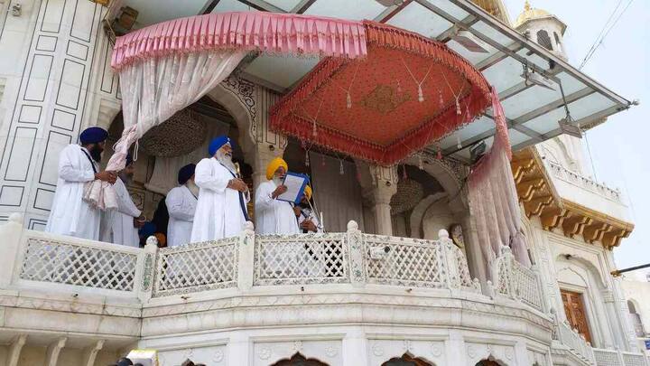 ਅੱਜ ਸ੍ਰੀ ਅਕਾਲ ਤਖ਼ਤ ਸਾਹਿਬ ਦੇ ਜਥੇਦਾਰ ਗਿਆਨੀ ਗੁਰਬਚਨ ਸਿੰਘ ਦੀ ਅਗਵਾਈ ਹੇਠ ਜਥੇਦਾਰਾਂ ਦੀ ਮੀਟਿੰਗ ਹੋਈ ਪਰ ਜੌਹਰ ਸਿੰਘ ਪੇਸ਼ ਨਾ ਹੋਇਆ। ਇਸ ਲਈ ਸਪਸ਼ਟੀਕਰਨ ਨਾ ਦੇਣ ਕਰਕੇ ਉਸ ਨੂੰ ਤਨਖਾਹ ਲਾ ਦਿੱਤੀ ਹੈ।