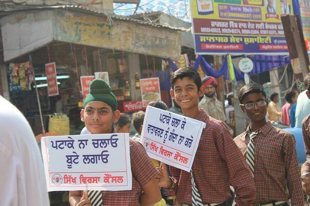 ਸਿੱਖ ਵਿਰਸਾ ਕੌਂਸਲ ਵੱਲੋਂ ਦੀਵਾਲੀ ਨੂੰ ਪ੍ਰਦੂਸ਼ਣ ਮੁਕਤ ਮਨਾਉਣ ਅਤੇ ਵਾਤਾਵਰਨ ਦੀ ਸਾਂਭ ਸੰਭਾਲ ਲਈ ਵਿਸ਼ੇਸ਼ ਉਪਰਾਲਾ ਕੀਤਾ ਗਿਆ।